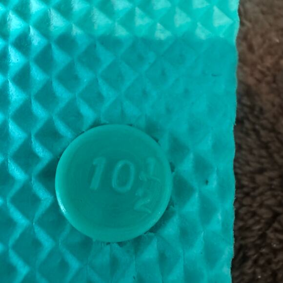 2 Pair Beach Themed Turquoise Flip Flops Flamingos Sunshine Surf Sea Beach Pool - Picture 6 of 6